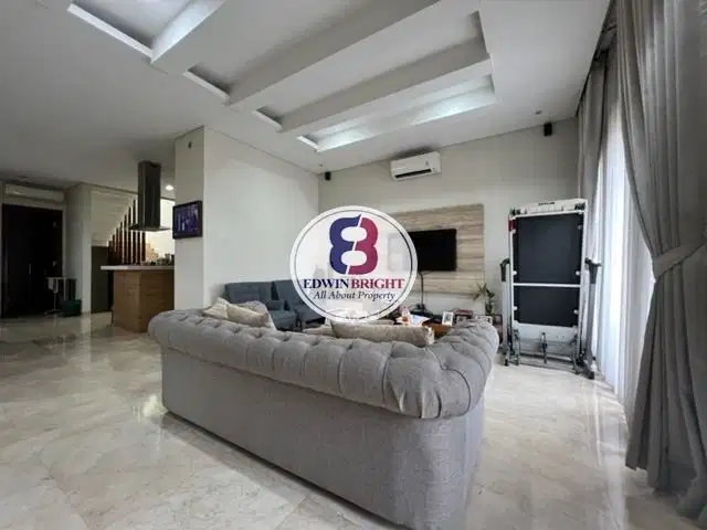 Rumah Di Kebayoran Bintaro Jaya, Bagus, Ada Kolam Renang