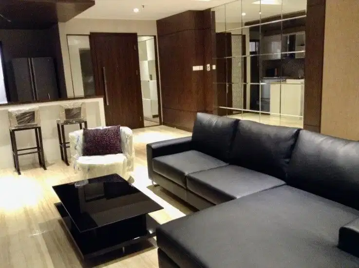 Disewakan private lift 3 beds apartment Kemang Jakarta Selatan