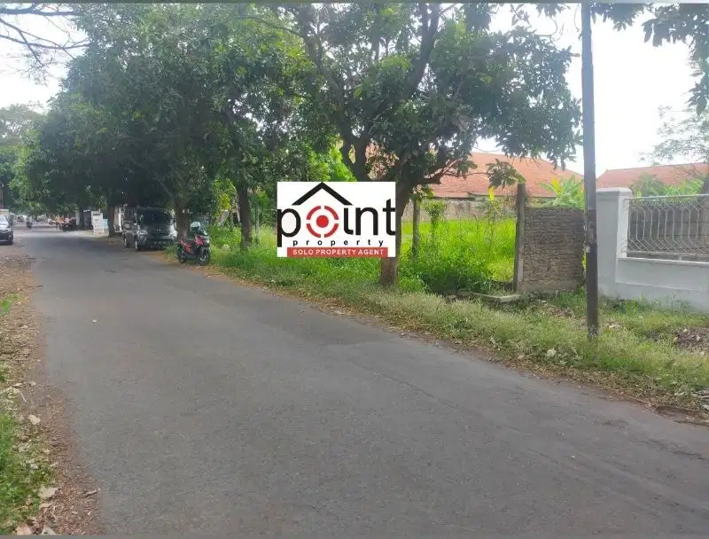 Tanah Ideal 1.279m² Jln Utama Karangasem Solo
