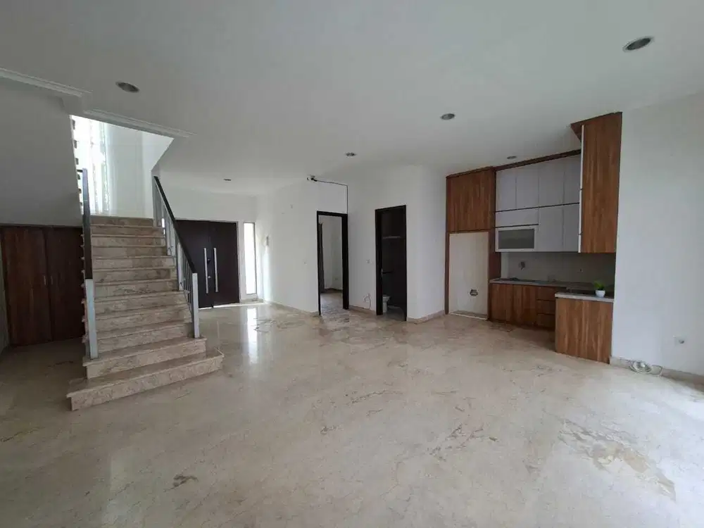 sewa rumah golf island PIK uk 8x20m kosongan