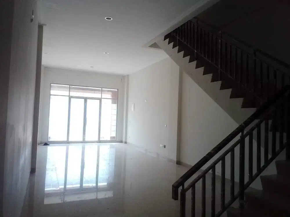 Disewakan cepat Ruko Boulevard Golf Island, PIK. 4lt. 4,5x15. Ready