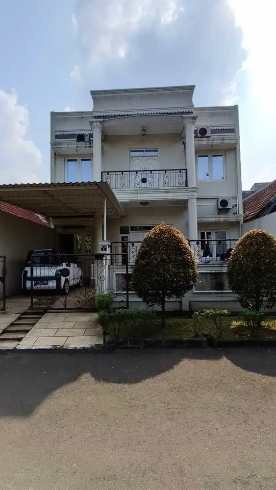 Di jual rumah 2 Lantai di Gading serpong 1A, dkt tmpt jajanan kuliner