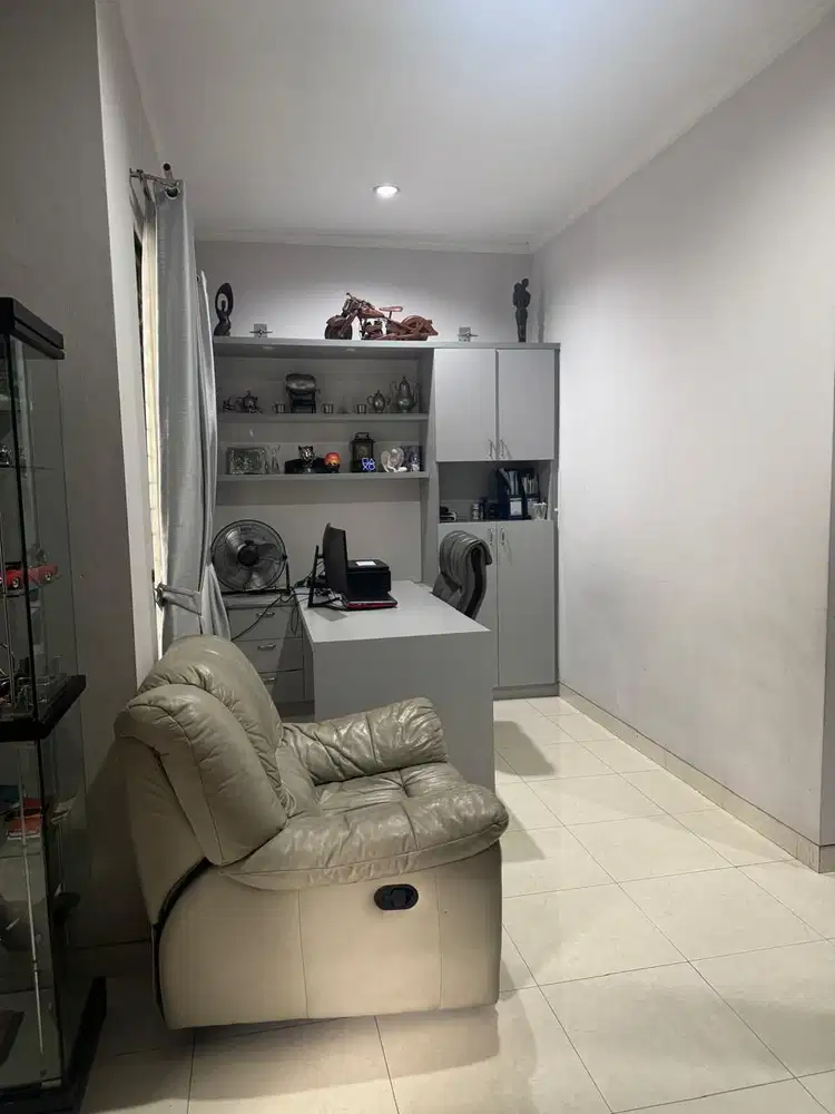 Rumah Bagus Harga menarik Dekat Fasum di Emerald Residence Bintaro