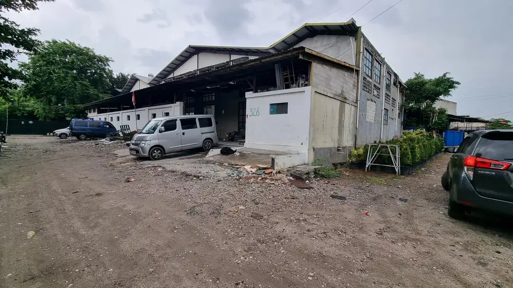 Dijual Gudang Bagus di Karang Tengah Akses 40 Feet