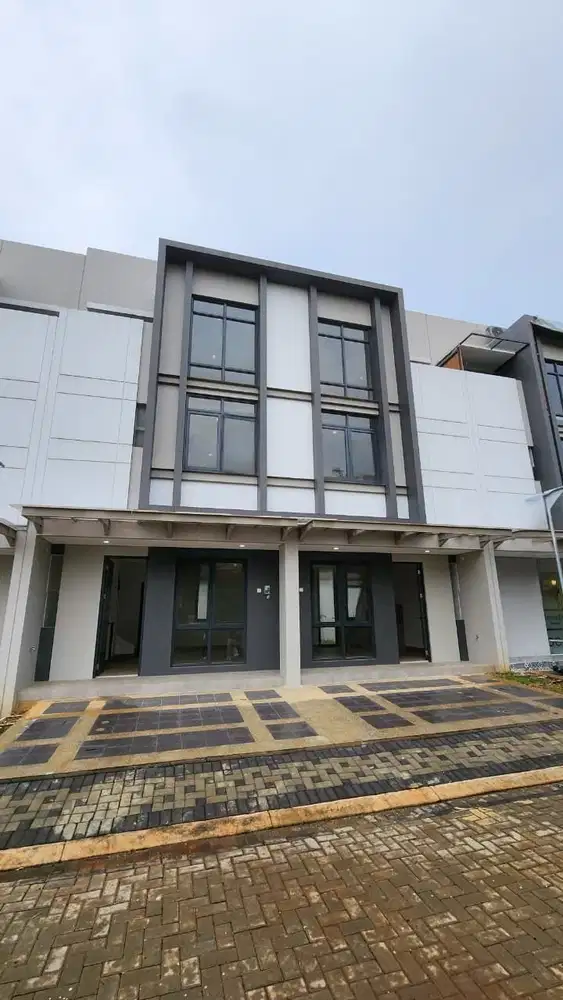 Ruko 3 lantai gandeng sudah jebol di latinos bsd