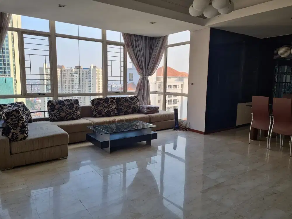 Disewakan tipe 3br furnish apartment royal mediterania garden