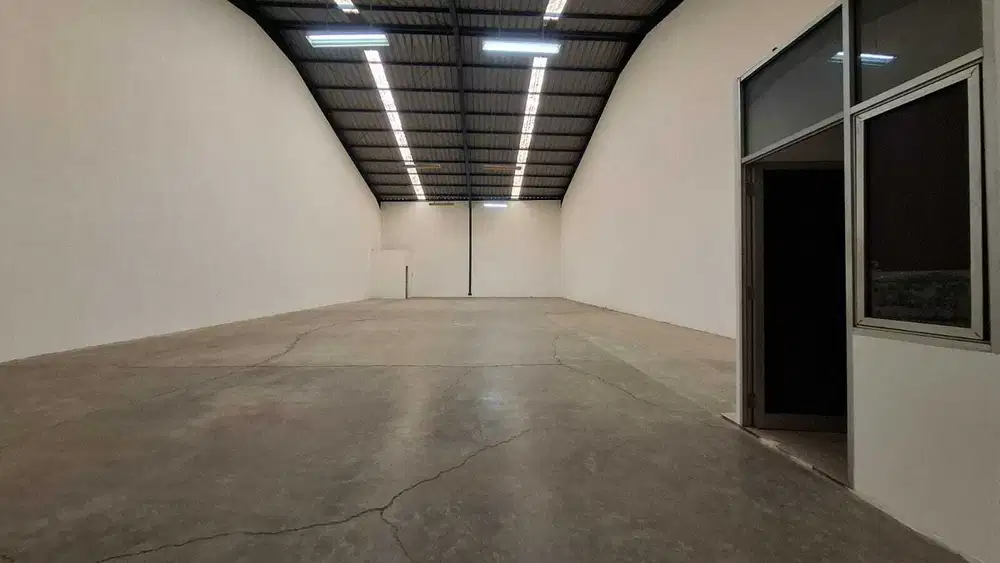 Disewakan Gudang Bagus Strategis Pusat Kota Area Caringin Bandung