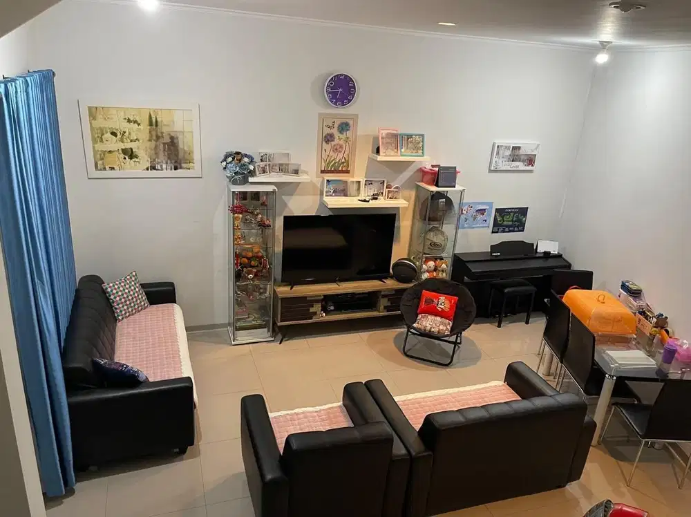 Dijual rumah Mekarwangi 2 lantai harga 1,650M