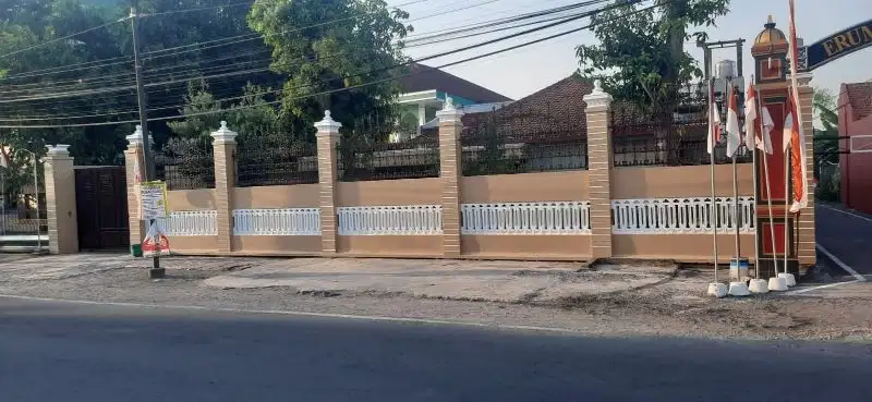 Rumah dan Gudang Luas Tepi Jalan Utama di Palur Ngringo Jaten Kra