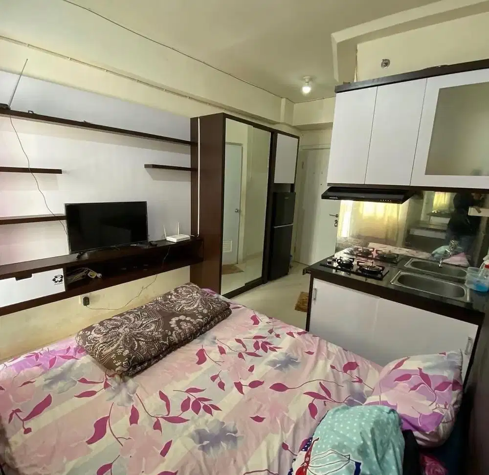 The green pramuka city apartement studio