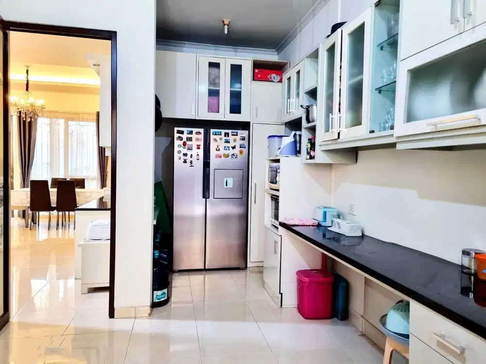 Rumah Luas 2 Lantai Sangat Bagus Harga Murah di BSD