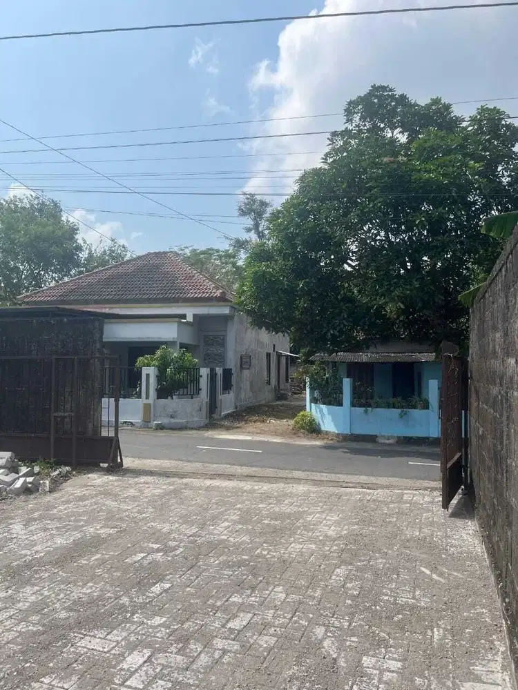 Dijual Tanah Jogja Utara Kampus UGM, Tepi Aspal.