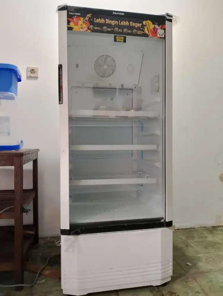 Showcase pendingin minuman