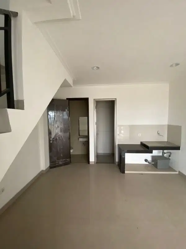 Di Jual Cepat Rumah PIK 2 uk. 4.5x10 m2 3 Lantai PIK 2 Kosongan Murah