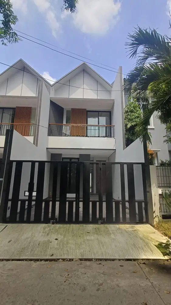Di jual Rumah bangunan baru 2 lantai siap huni di meruya utara
