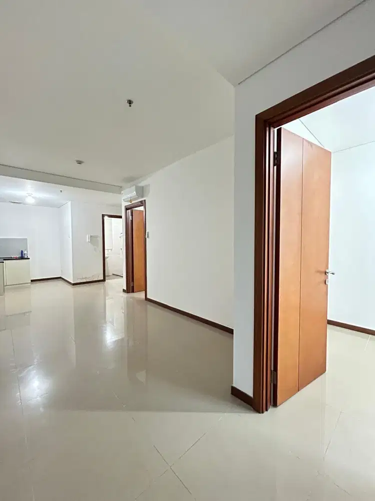 Condominium Green Bay Pluit 2BR Unfurished View Laut