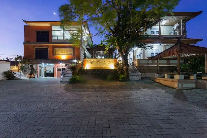 Dijual Hotel Puri Tamu di jalan Uluwatu Bali