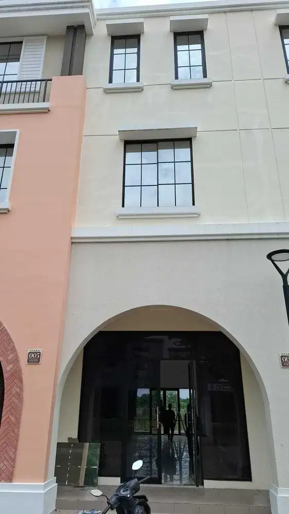 Disewakan Ruko Osaka PIK2 3LT 2MUKA VIEW Cocok Usahakantor READY