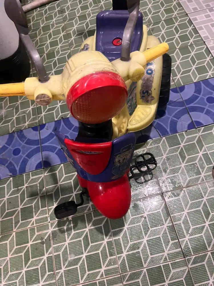 sepeda anak bentuk vespa