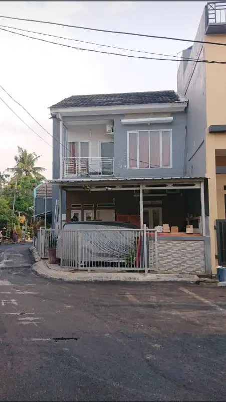 dijual rumah 2lt posisi hook dalam komplek di Ciledug