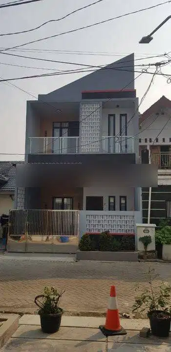 Rumah bagus 2 lantai siap huni cocok untuk invest