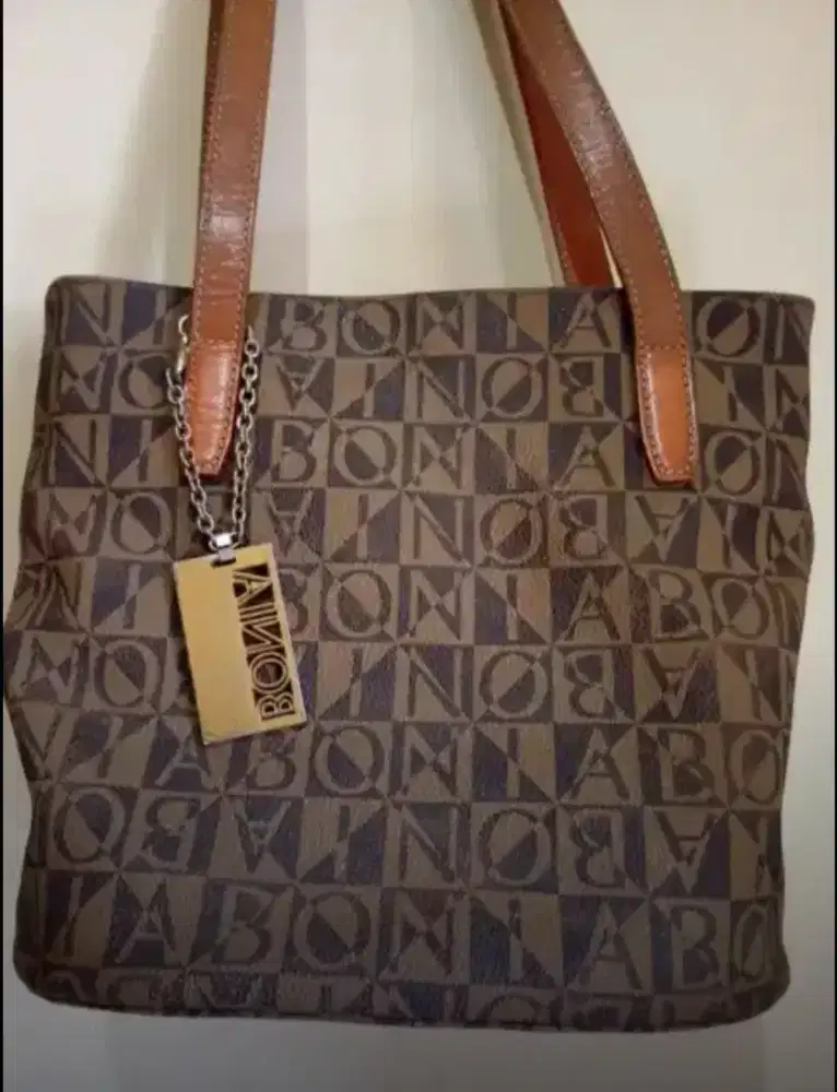 Tas wanita Bonia ori.masih mulus.