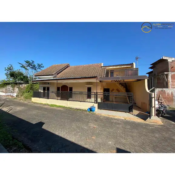 Rumah Cantik Bangunan Baru Pakisaji 10 Menit Ke AnNur Bululawang 450Jt