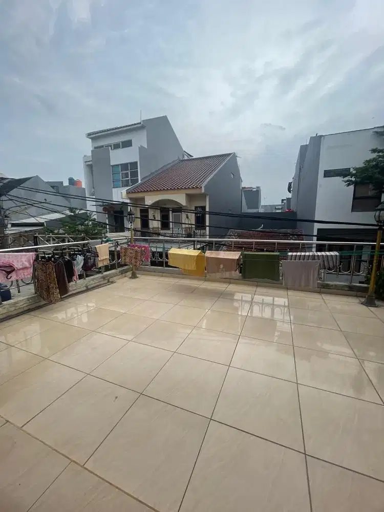 Dijual cepat Rumah 3 lantai di Hibrida, Kelapa gading , Jakarta Utara