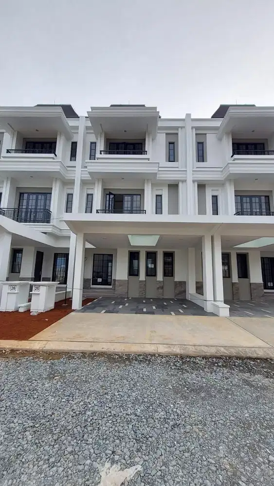 Rumah 3 lantai di Jalan Utama Sutera Winona, Alam Sutera, Tangsel