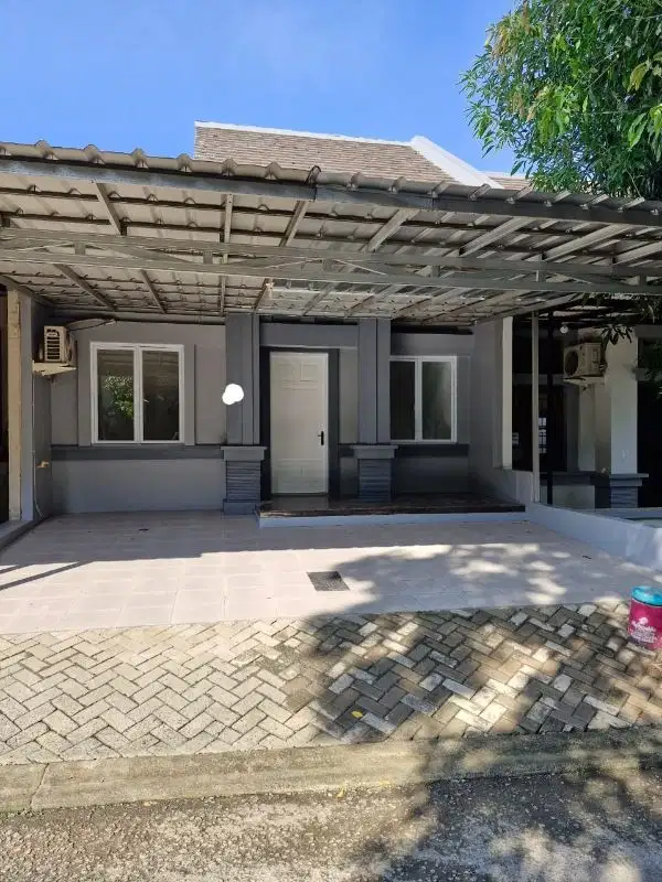 Di Jual Rumah Kecil Siap Huni  di KOTA WISATA CIBUBUR