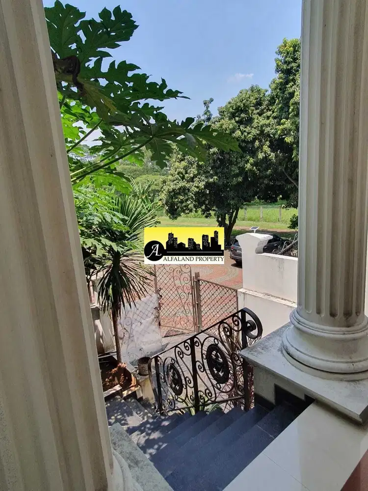 DISEWAKAN RUMAH 3 LANTAI DI CLUSTER MANYAR PIK 1 LOKASI STRATEGIS