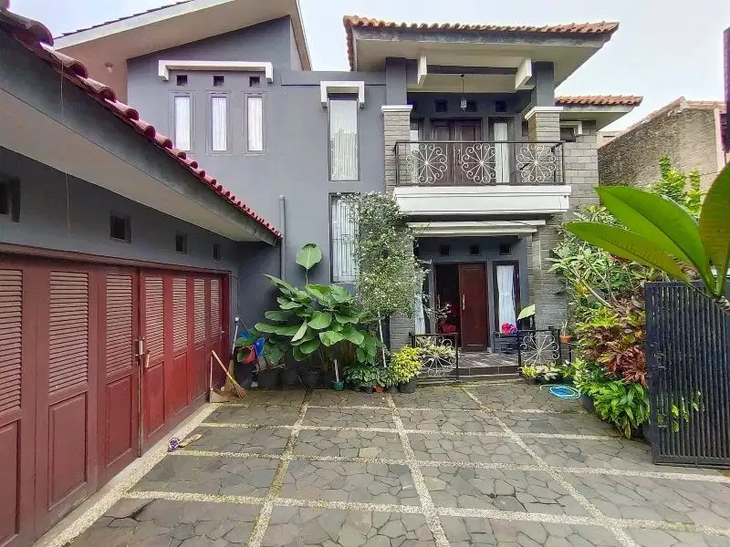 BUTUH BANGET DIJUAL  RUMAH RAPIH TERAWAT DI KAPLING NUSANTARA CIMAHI