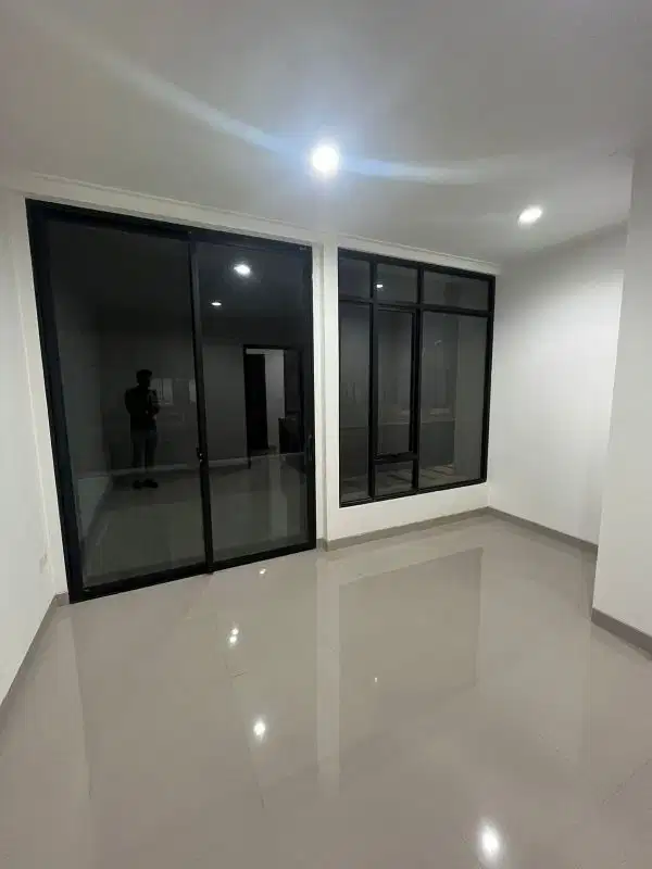 Disewakan Rumah uk. 4.5x12.5m2 Kosongan Milenial City PIK 2 Extension