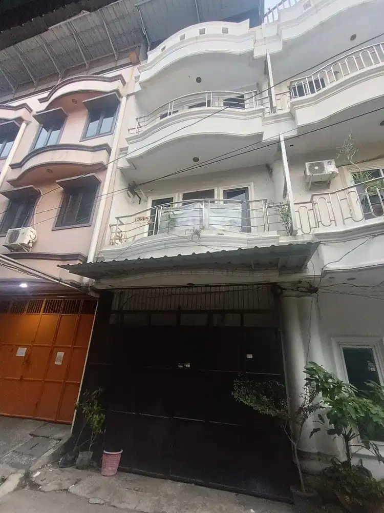 Ruko minimalis 4 lantai di jalan kemenangan III