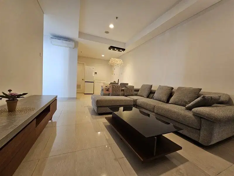 Interior Modern, 3BR Condominium Grand Madison Dekat UKRIDA