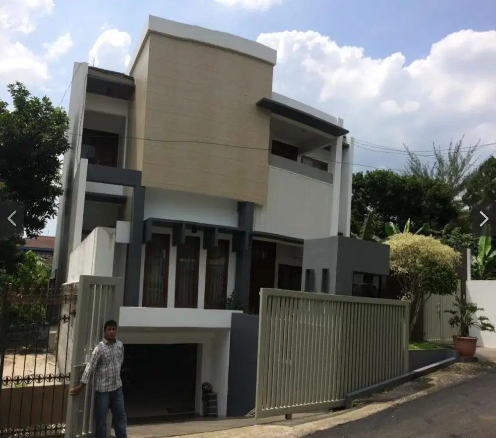 Turun harga lagi, murah, Rumah mewah di Lebak Bulus