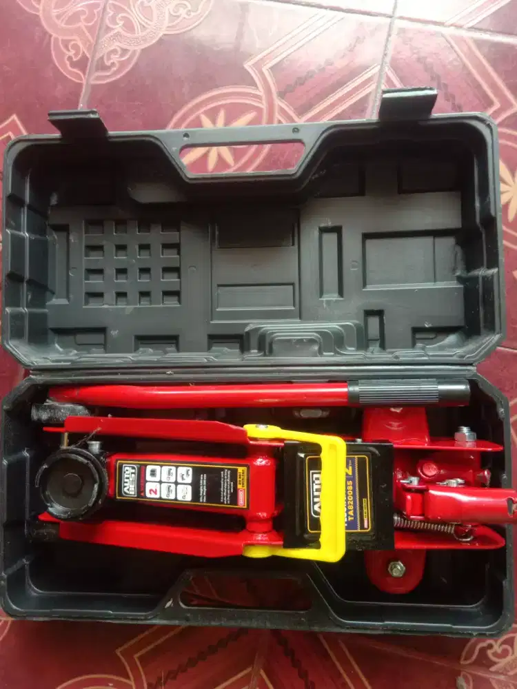 DONGKRAK MOBIL MODEL BUAYA KAPASITAS 2 TON