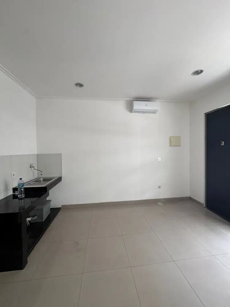 Disewakan rumah pik2 depan uk:4,5x10m2  sudah ada ac 2