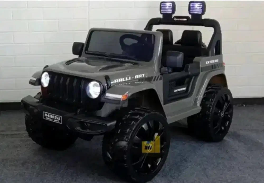 Mobil Aki Jeep Rally sudah ban karet, bsa remote n manual, bergaransi