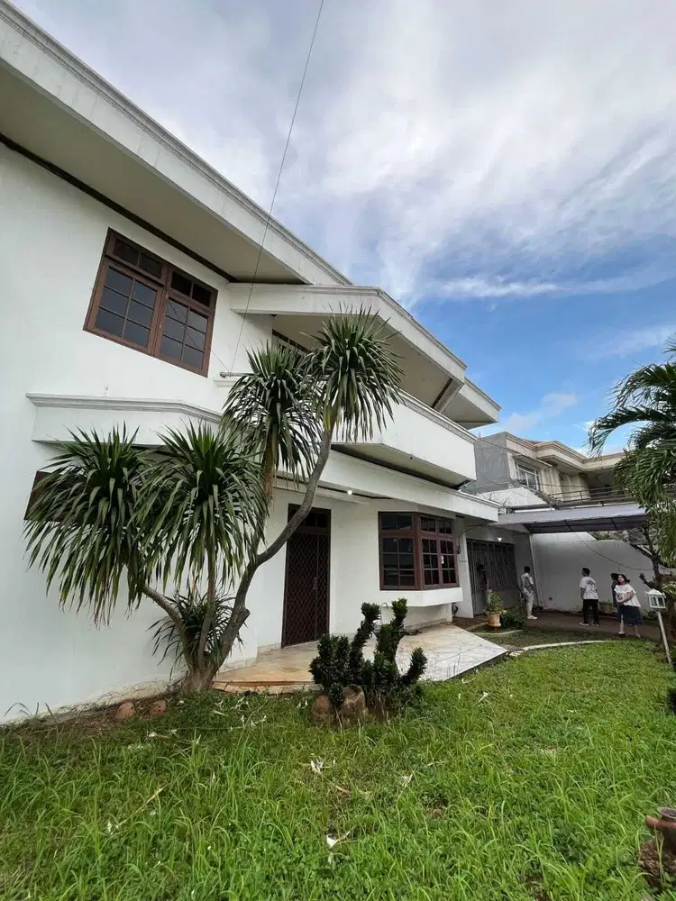 Rumah Mewah Asri LT 440 M² di Kav AL Duren Sawit