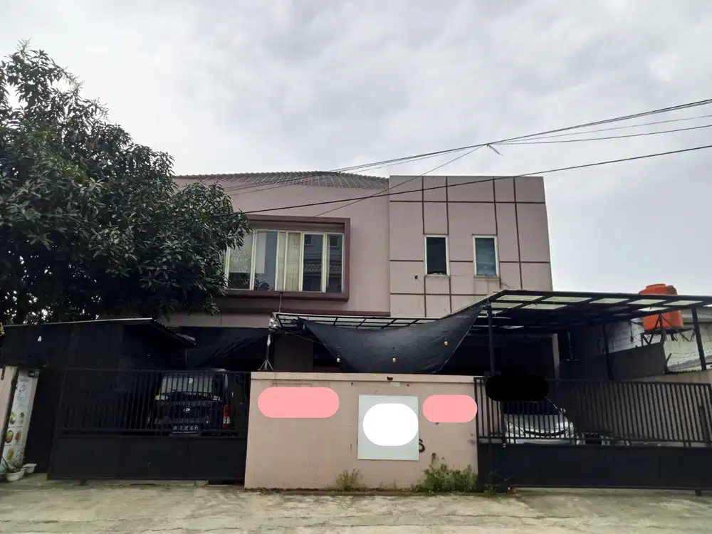 Rumah Hook Luas & Terawat Dekat ke 3 Mall Galuhmas Karawang