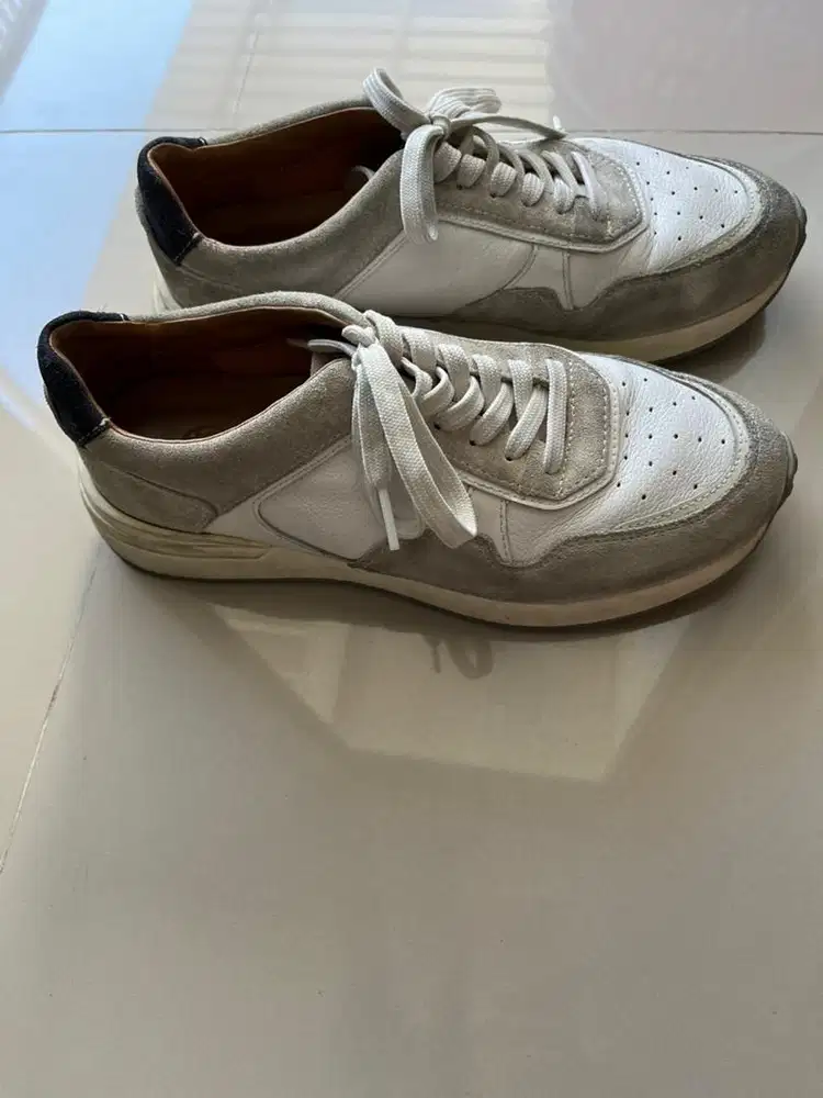 Sepatu  massimo dutti kulit