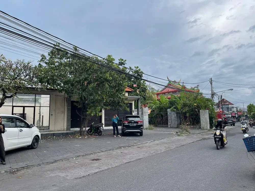 Di Jual Rumah + Toko Lokasi Strategis Di Jl. Palapa - Sesetan Denpasar