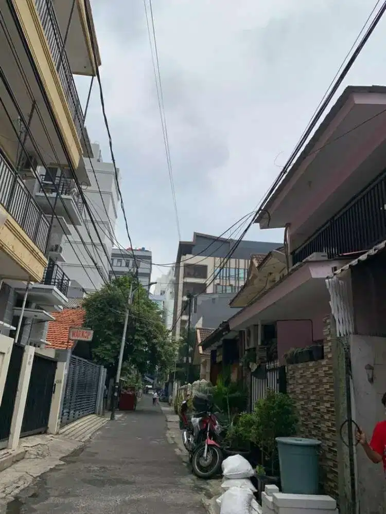 rumah cocok untuk kos2an, lebar 6,jalan 2 mbl, 2 lantai,