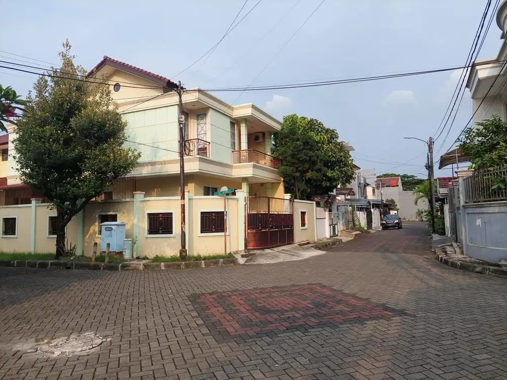 Dijual rumah hook siap huni 2 Lantai Taman Semanan Indah