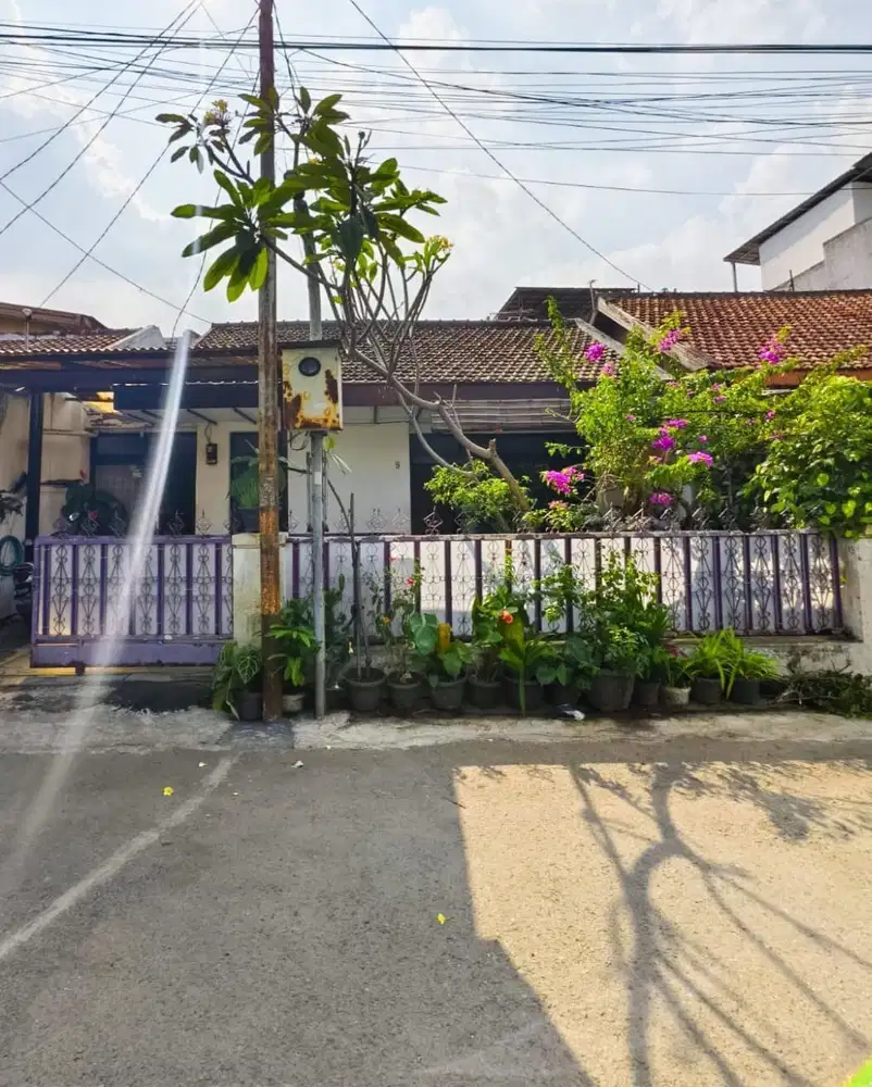 Rumah siap huni dalam komplek sukaluyu bandung. jarang ada