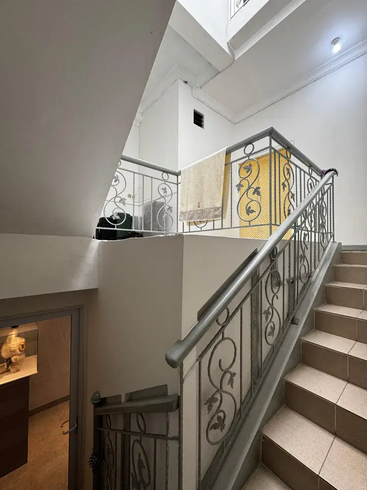 jual rumah 3lantai bagus hoek di sunter