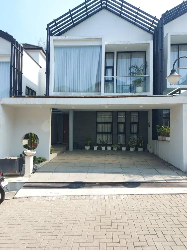 DIJUAL RUMAH MODERN 2 LANTAI DI AREA SAYAP SETIABUDI GEGERKALONG
