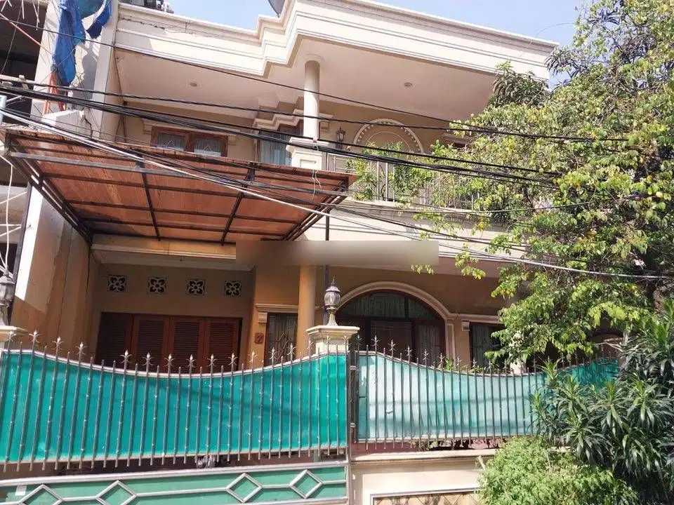 Dijual Rumah 2 Lantai Lokasi Strategis Pluit Village SHM Jakut