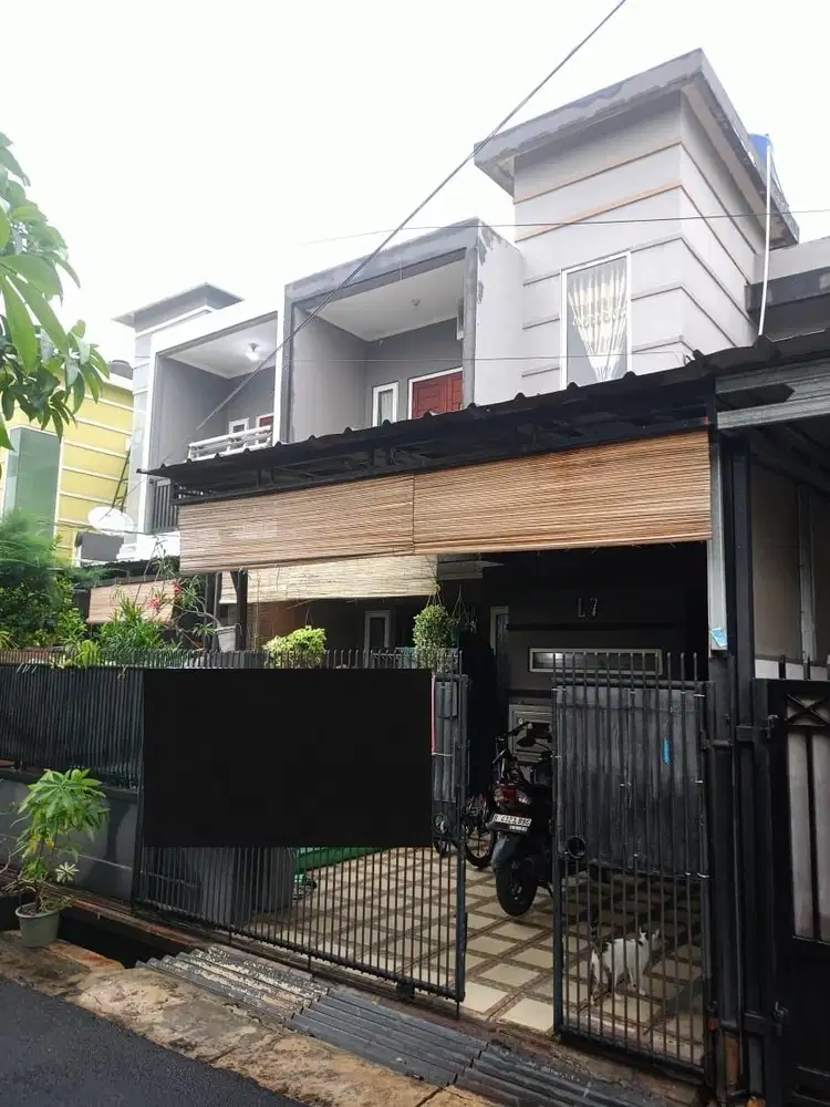 Rumah Komplek Bintara Dekat Pintu Tol JORR